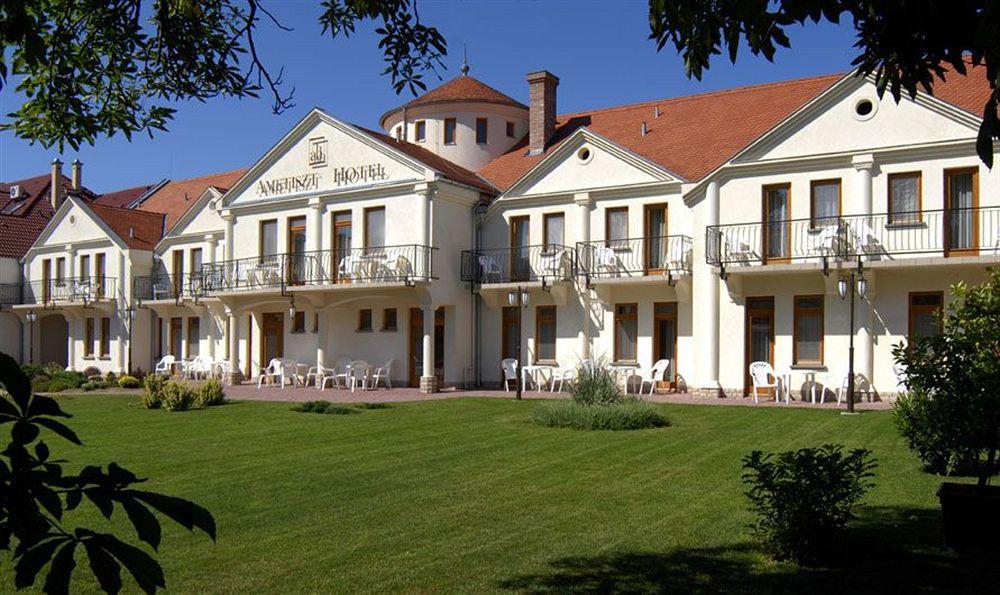 Ametiszt Hotel Harkany Bagian luar foto