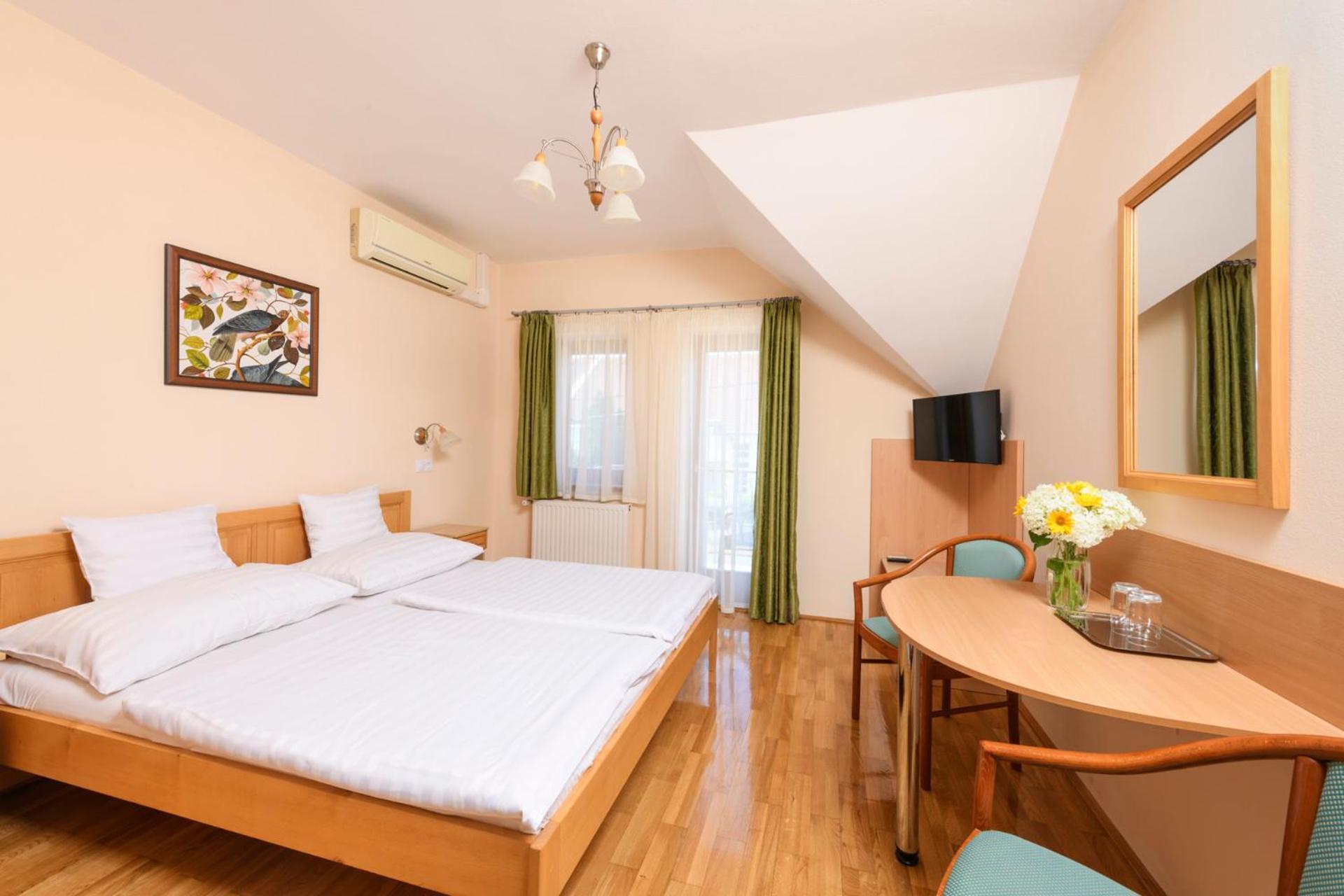 Ametiszt Hotel Harkany Bagian luar foto