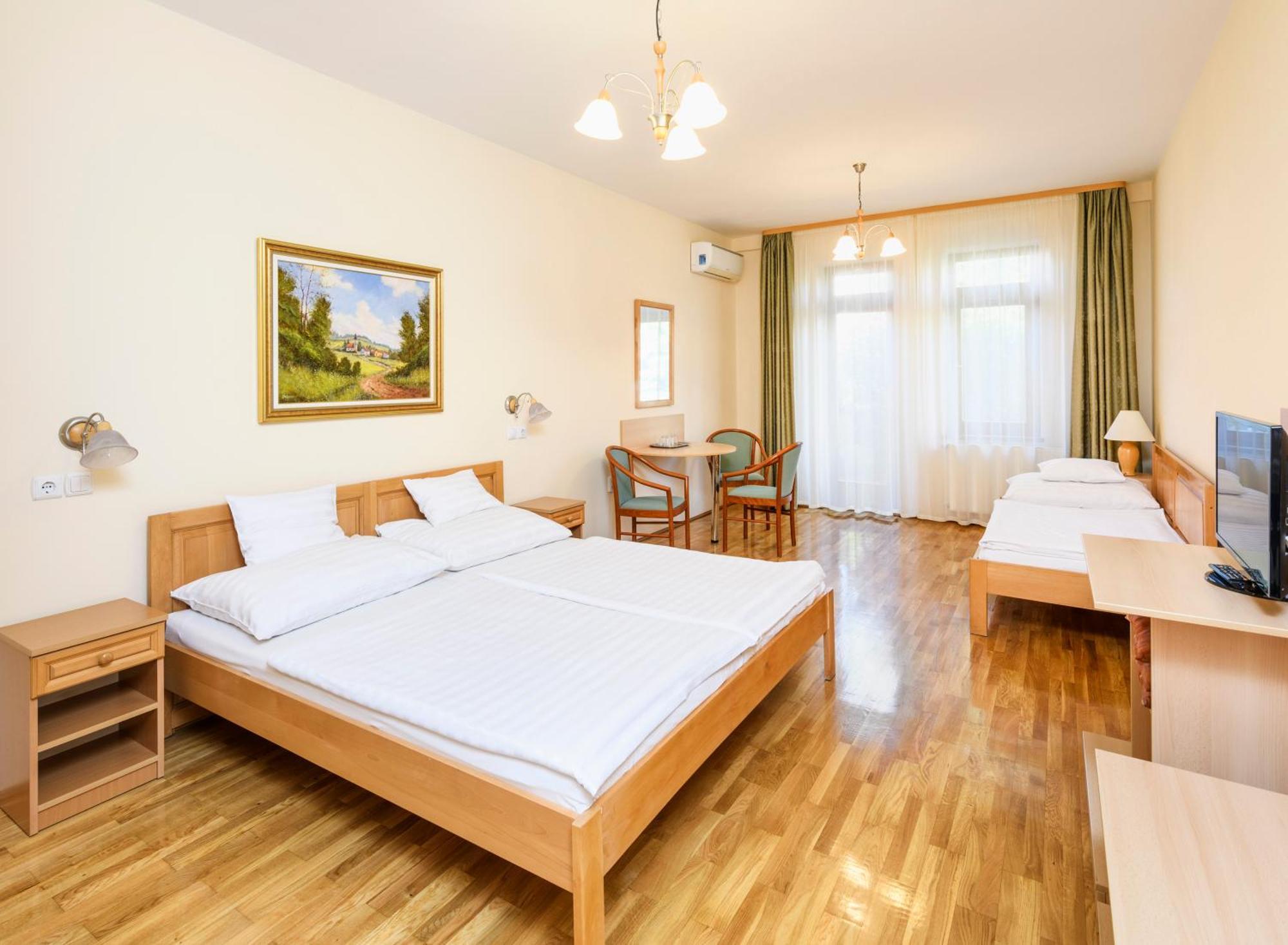 Ametiszt Hotel Harkany Bagian luar foto