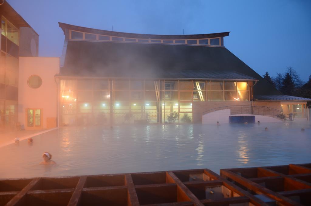 Ametiszt Hotel Harkany Bagian luar foto