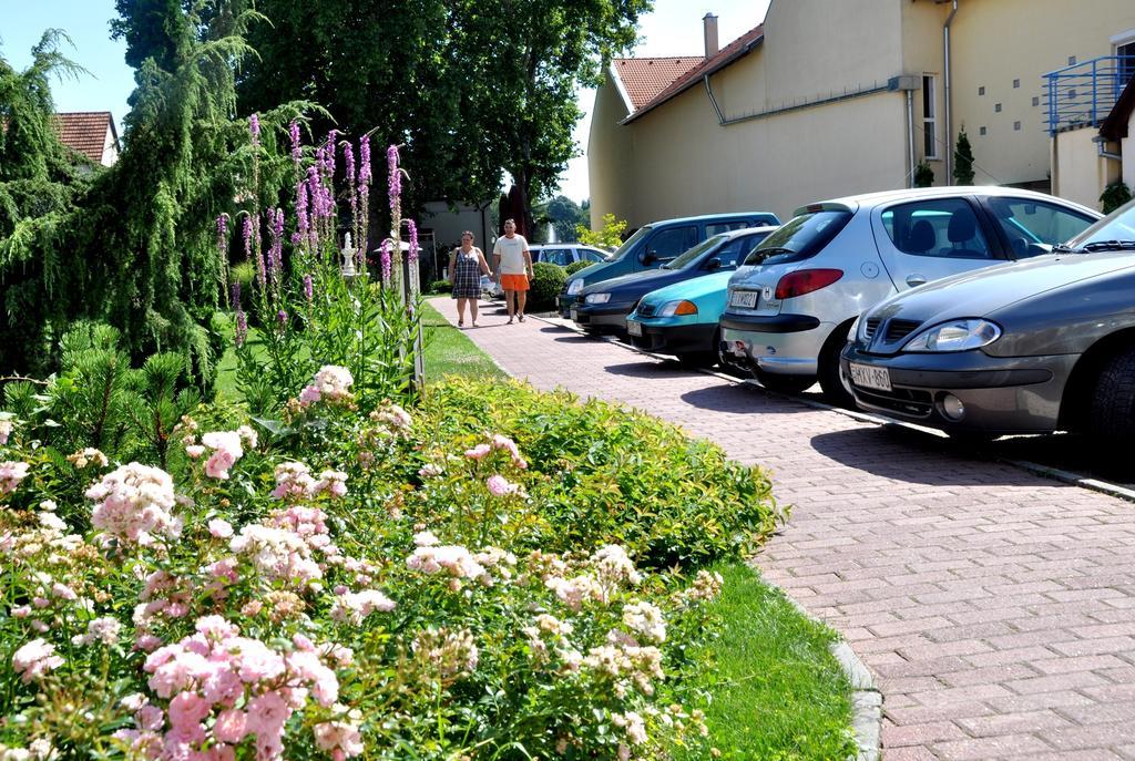 Ametiszt Hotel Harkany Bagian luar foto